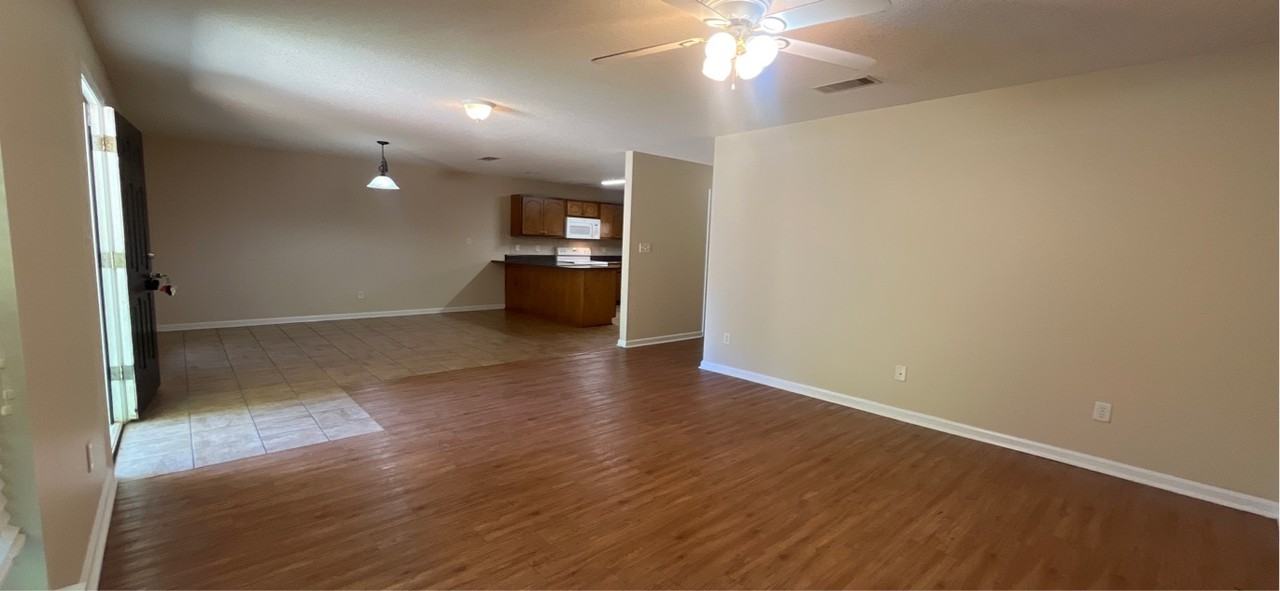 129 Edgelake Dr #B - Photo 3 of 12