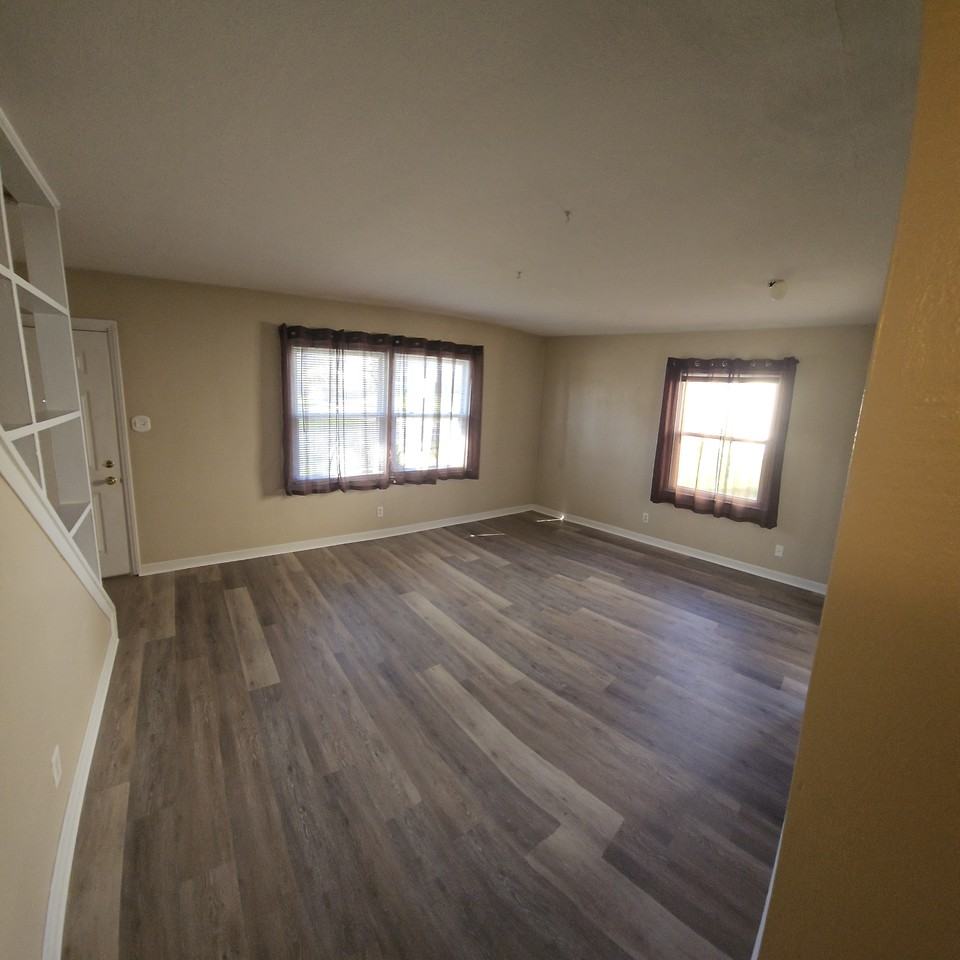 1529 Myrtle Ave #1 - Photo 3 of 11