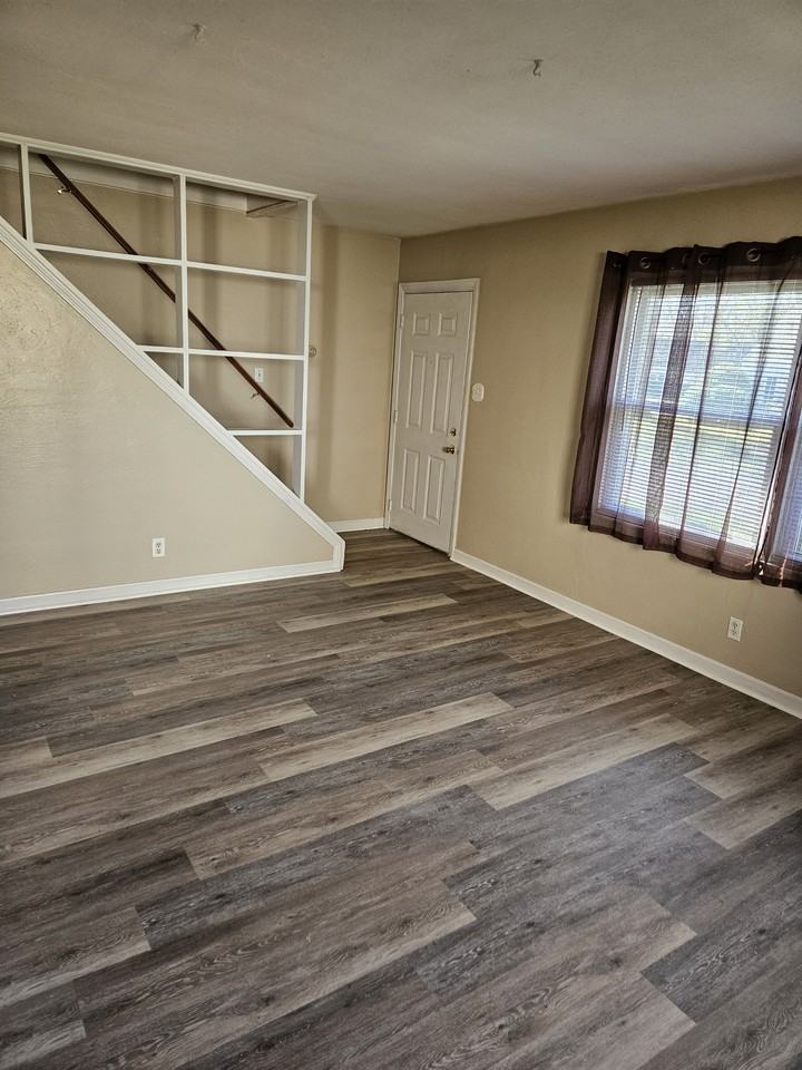 1529 Myrtle Ave #1 - Photo 4 of 11