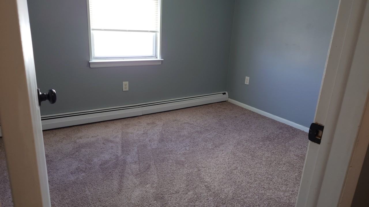 18 South Forklanding Road - Photo 4 of 10