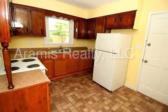 2620 Wiggins St - Photo 3 of 12