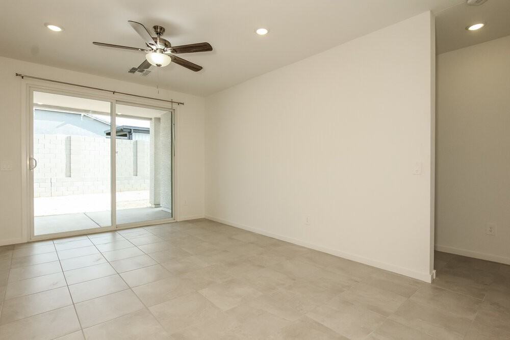 24466 W Grove St - Photo 3 of 16