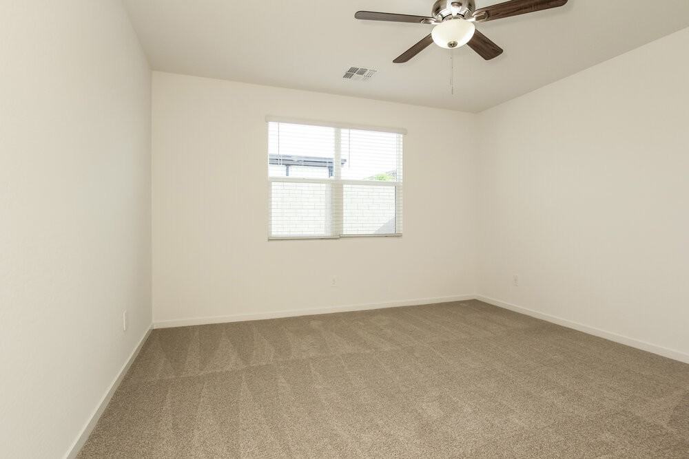 24466 W Grove St - Photo 7 of 16