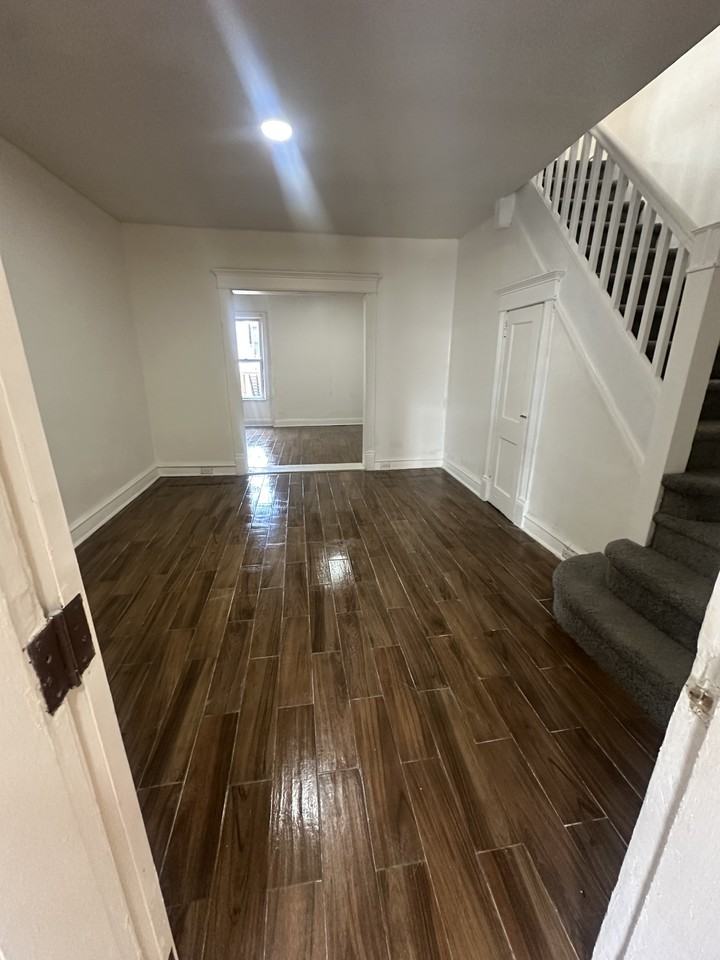 3219 N 29th St #1 - Photo 3 of 19