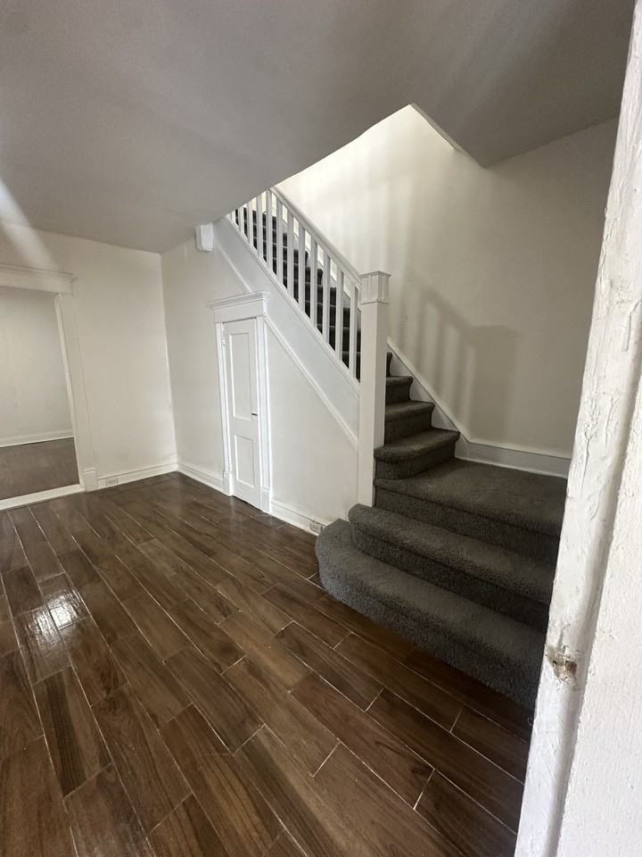 3219 N 29th St #1 - Photo 4 of 19