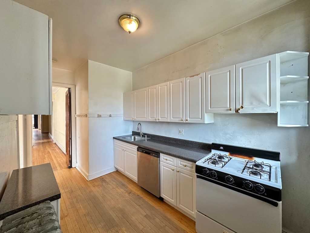 943 Judson Ave #2 - Photo 4 of 21