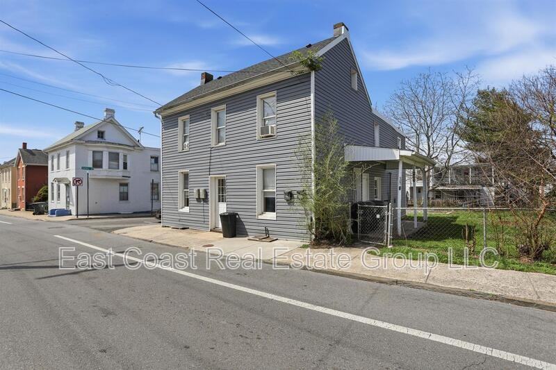 327 N Mulberry St - Photo 2 of 17