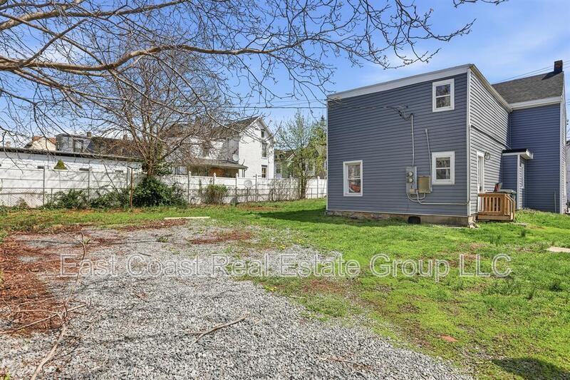 327 N Mulberry St - Photo 4 of 17