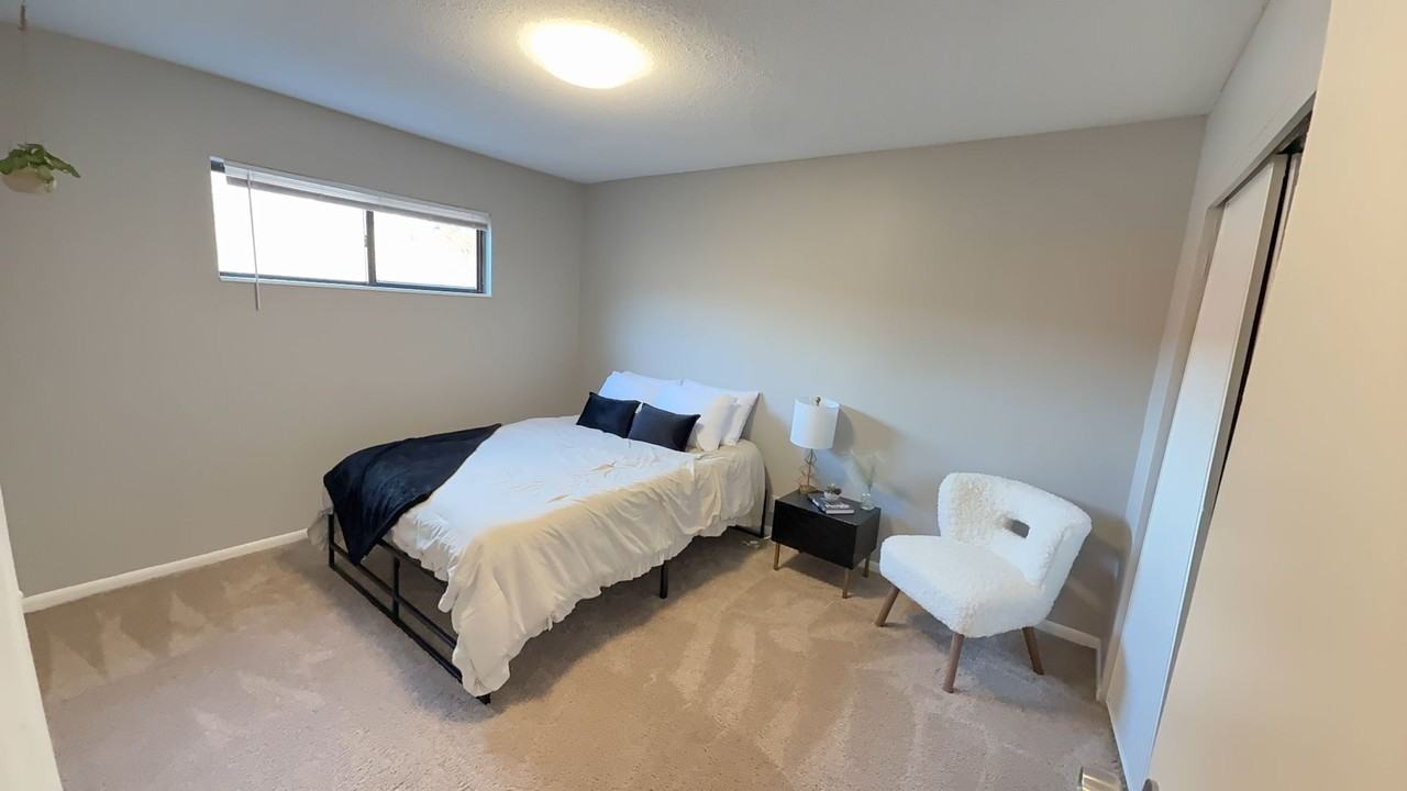 Crimson Apartments - Photo 5 of 12