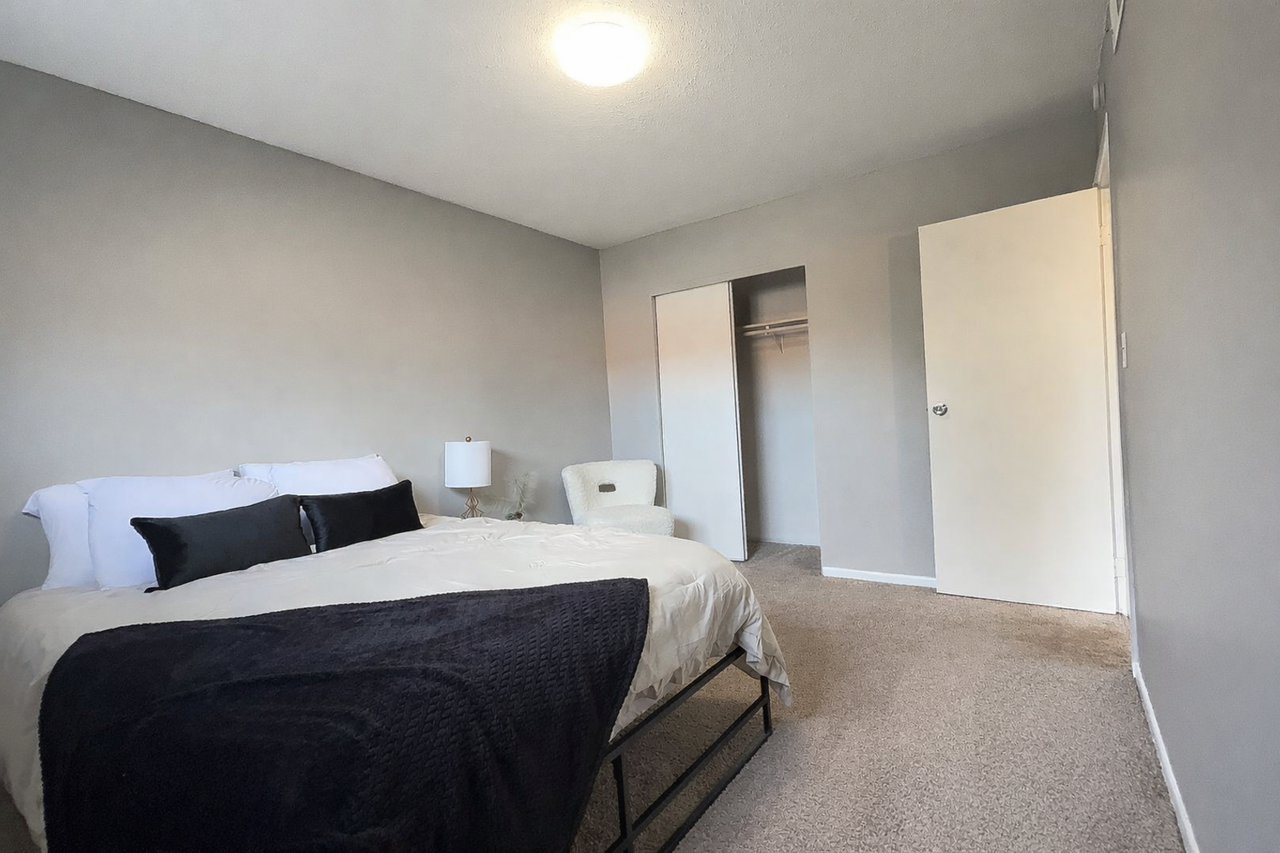 Crimson Apartments - Photo 6 of 12