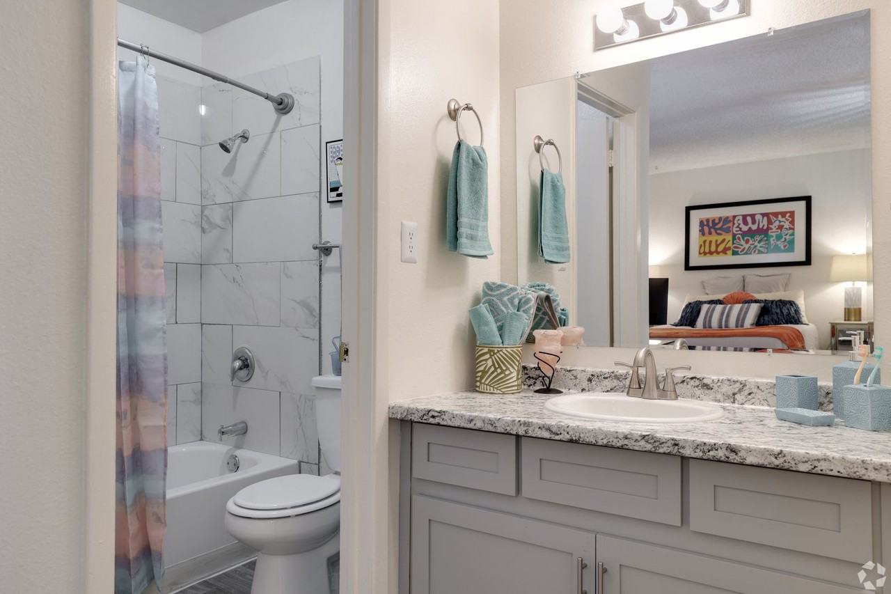 San Jose Manor - Photo 4 of 14