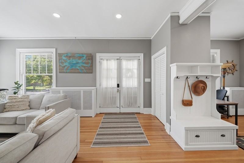 1048 Hanover Ave - Photo 6 of 45