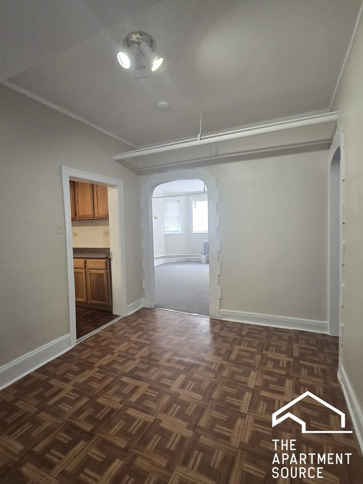 1806 W Farwell Ave #3B - Photo 5 of 8