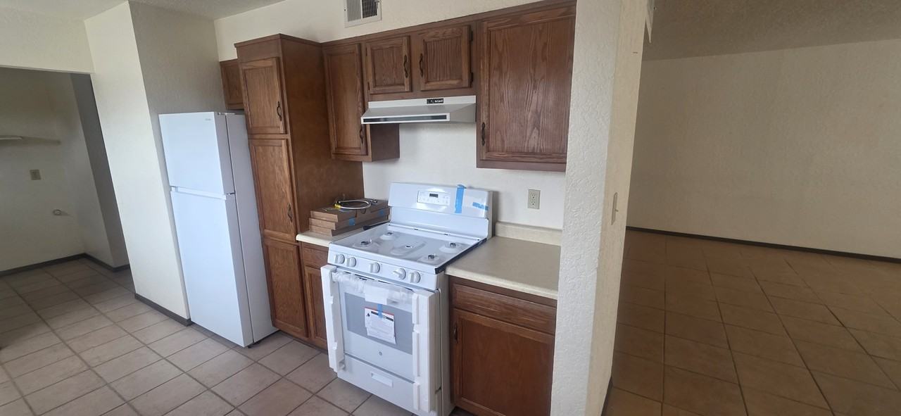 823 - 2 Aliyah Road - Photo 4 of 12