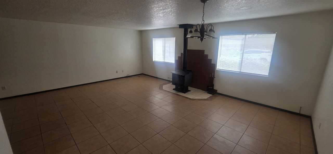 823 - 2 Aliyah Road - Photo 5 of 12