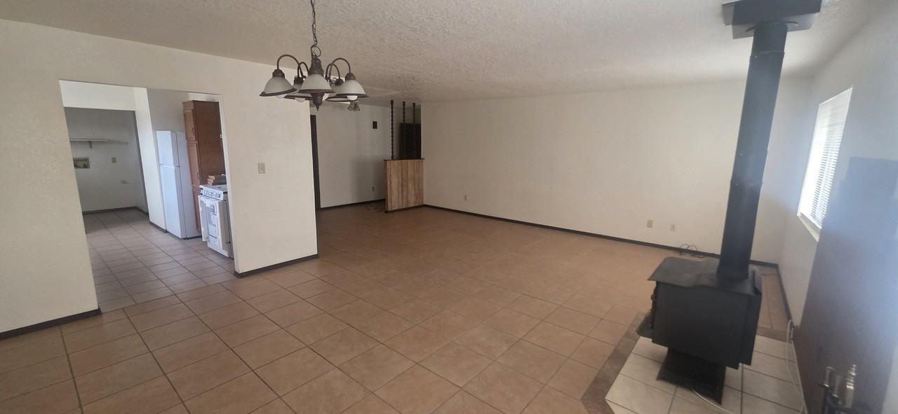 823 - 2 Aliyah Road - Photo 6 of 12