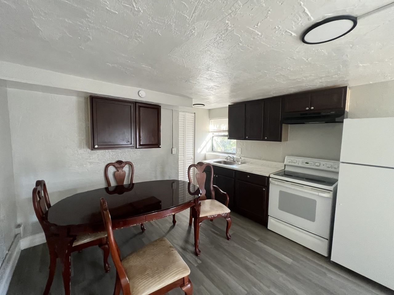 1026 - 1036 19th Street South - Photo 3 of 11