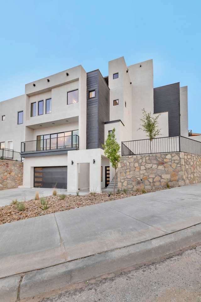 2bed/2.5bath Modern Townhomes! - Photo 3 of 6