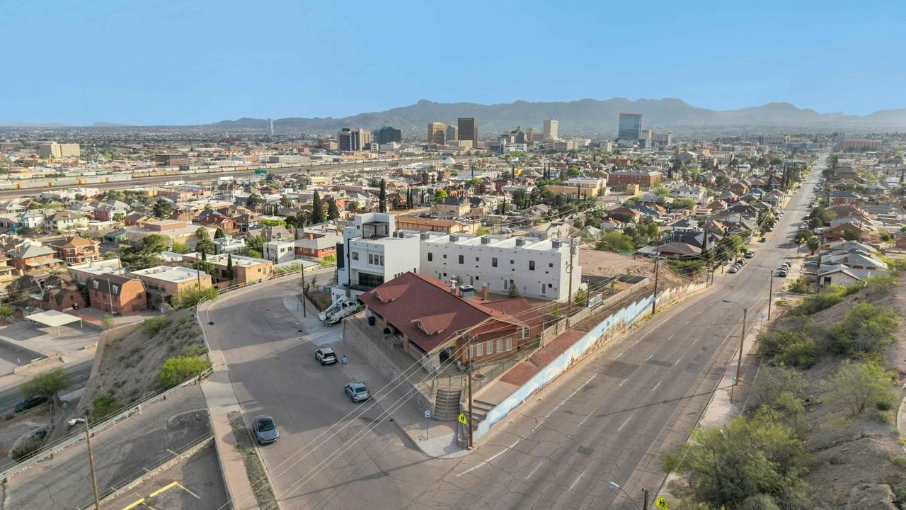 2bed/2.5bath Modern Townhomes! - Photo 4 of 6