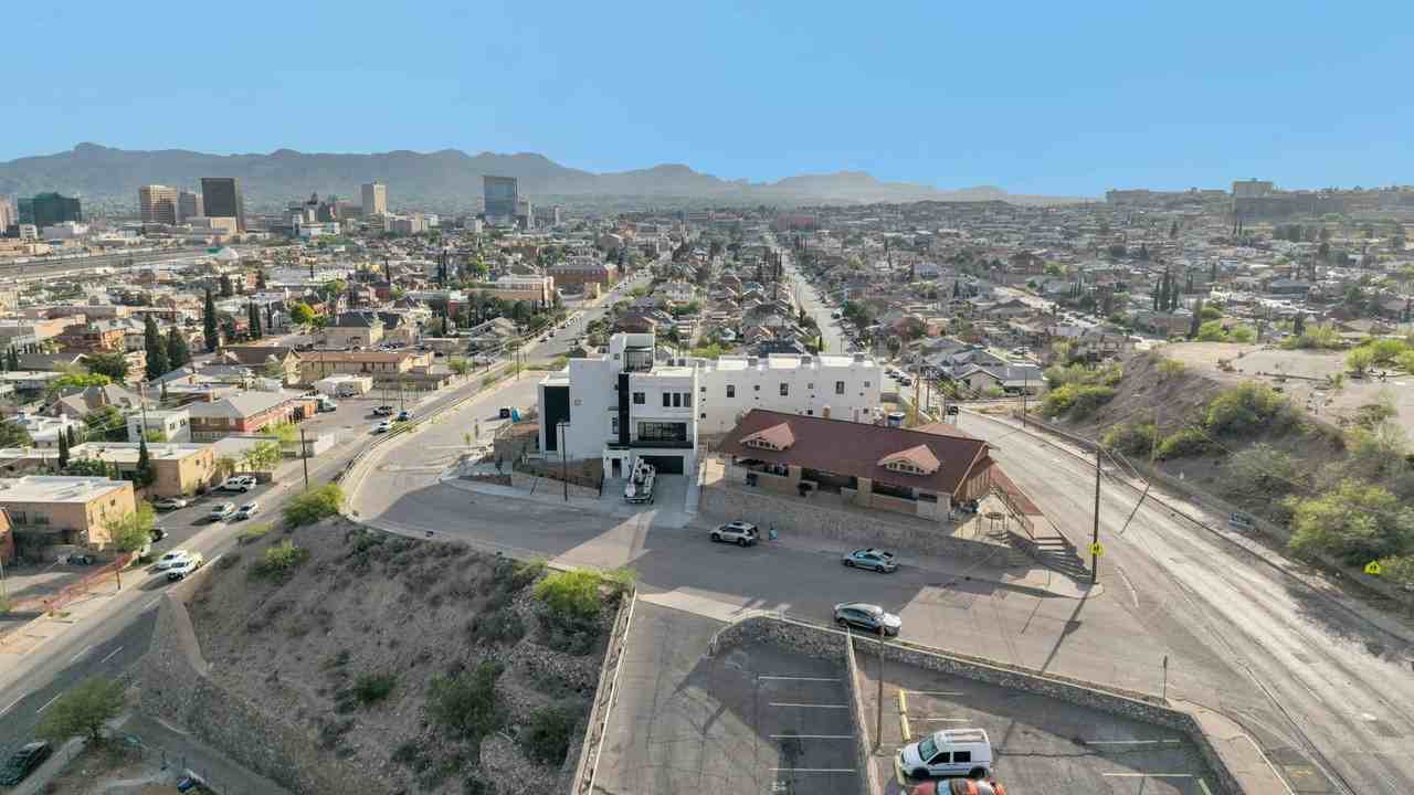 2bed/2.5bath Modern Townhomes! - Photo 5 of 6