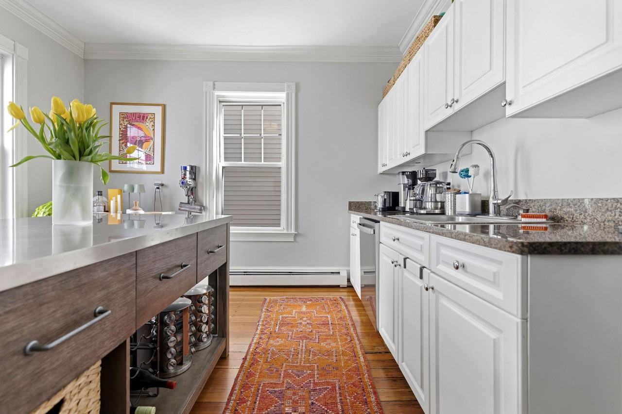 722 E 2nd St #2 - Photo 6 of 28