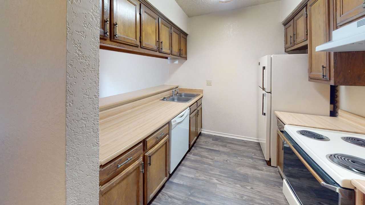 Sleepy Hollow Townhomes - Photo 5 of 9