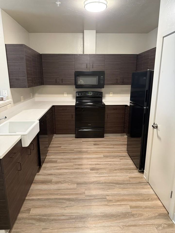 Apartments @ 2 Mile - Photo 2 of 31