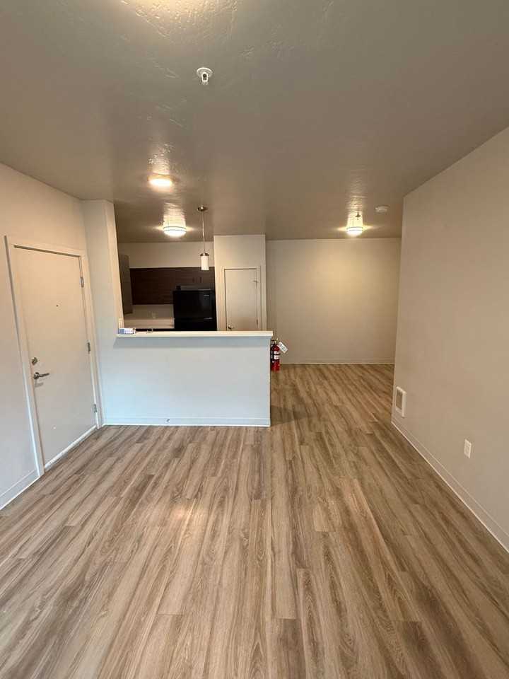 Apartments @ 2 Mile - Photo 5 of 31