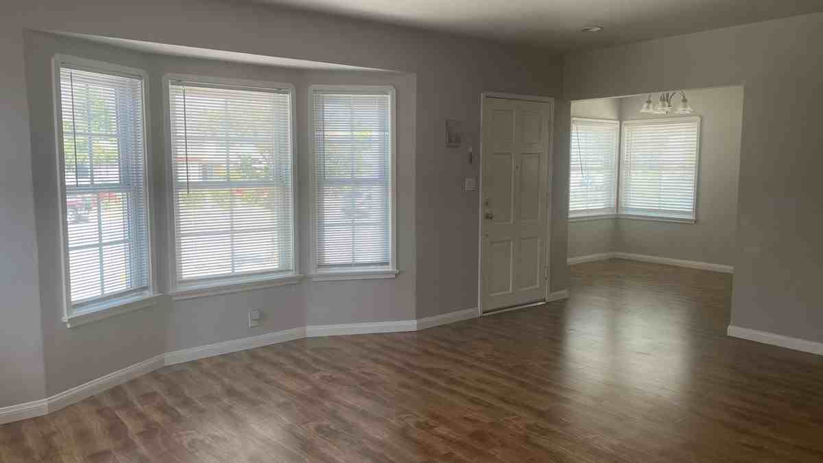 2316 Peyton Ave - Photo 2 of 39