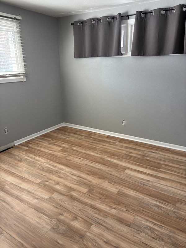 1105 Cedar St - Photo 5 of 5