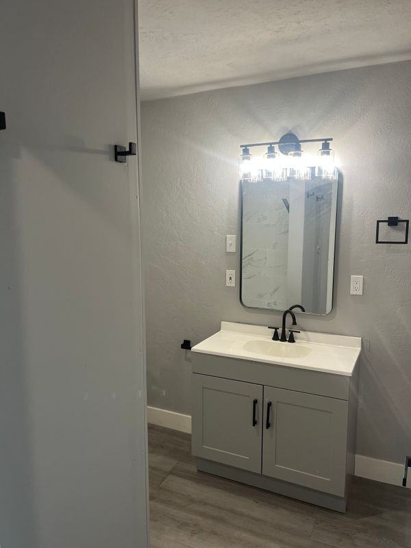 209 S 8th St - Photo 3 of 19