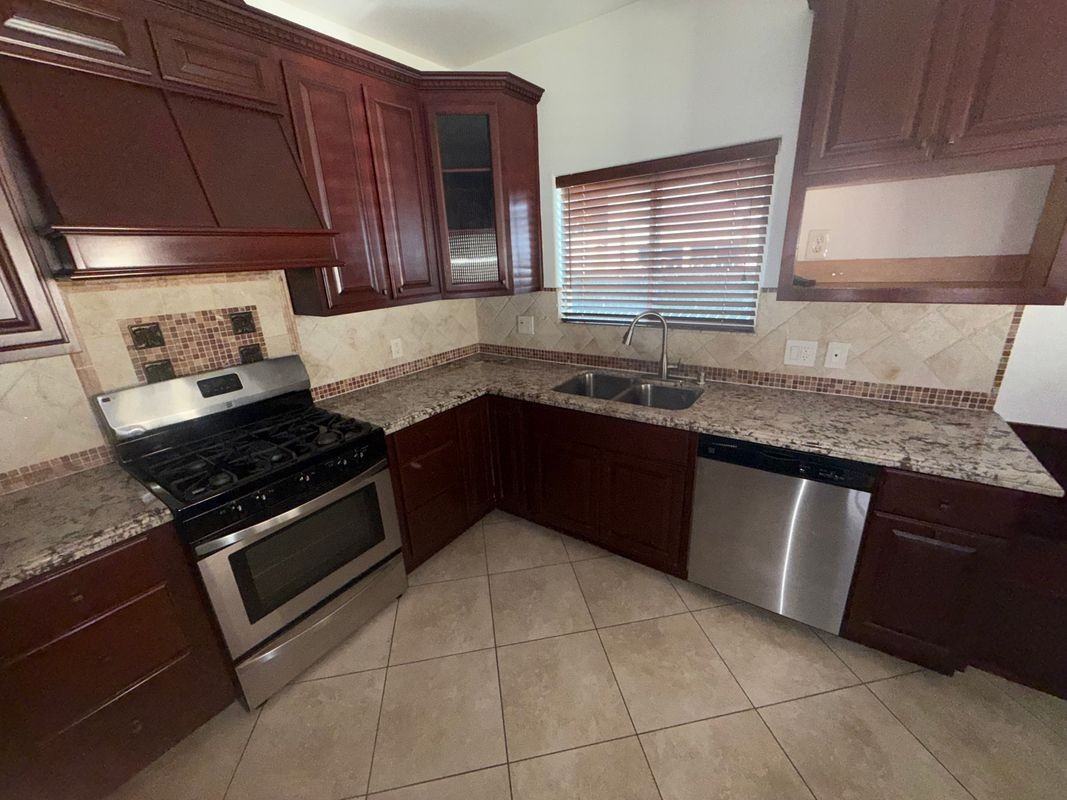 2244 Ripple St - Photo 3 of 6