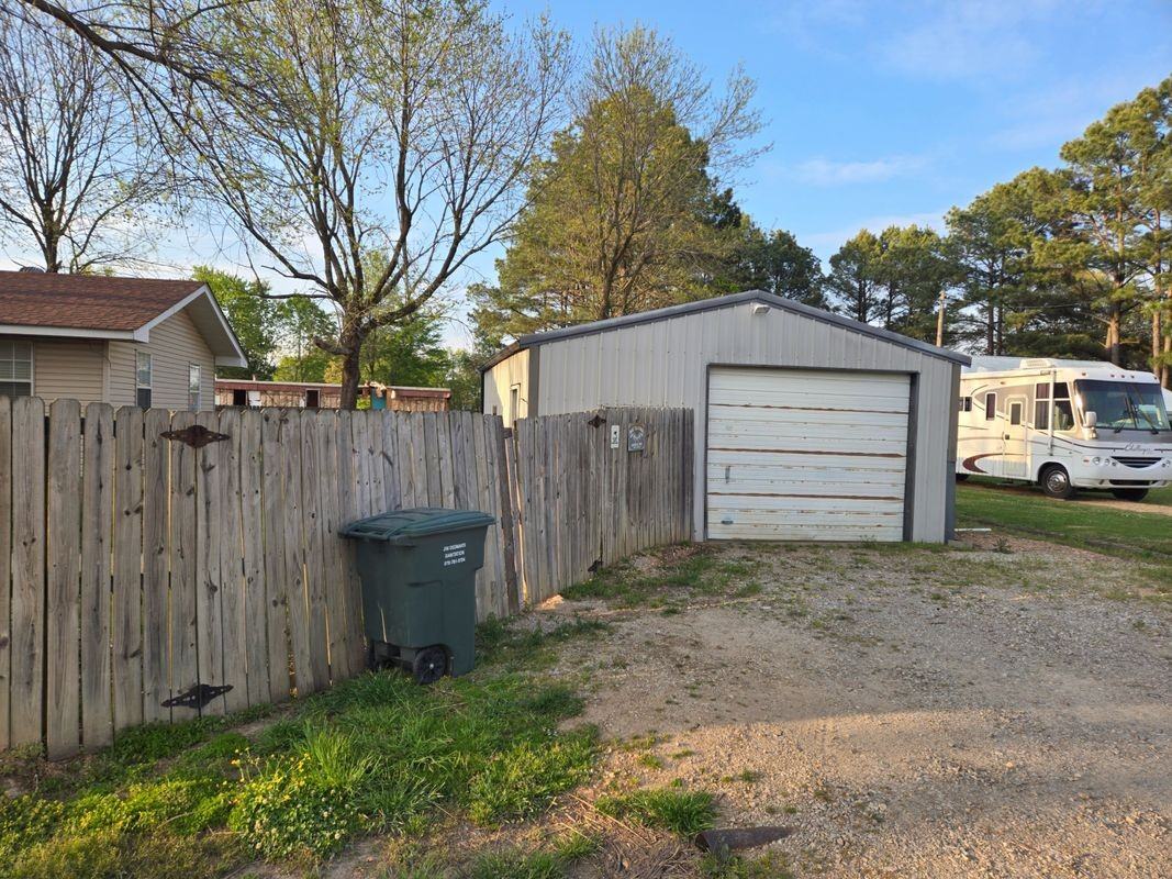 706 N Holman St - Photo 2 of 4