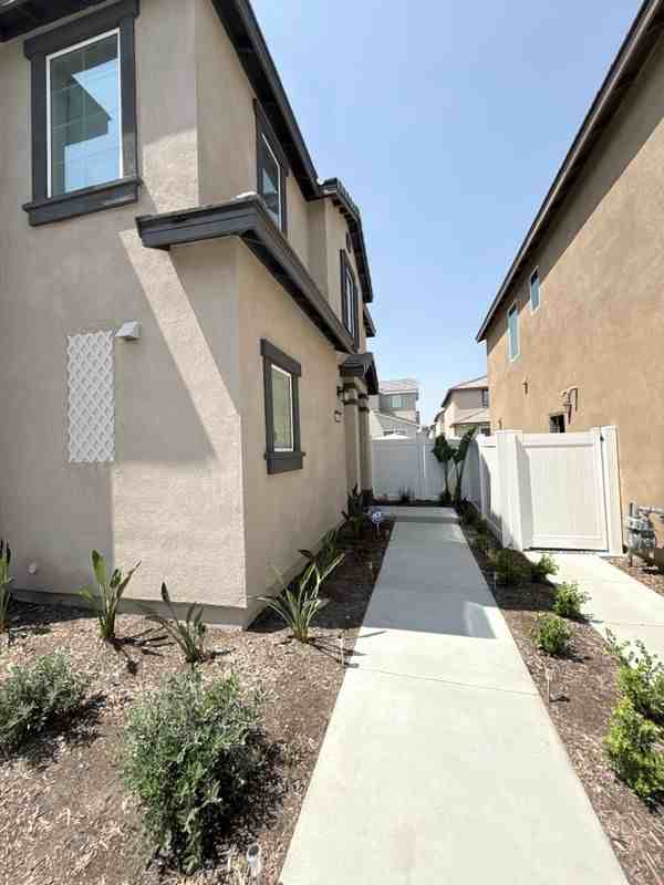 2448 Powell Dr - Photo 5 of 19