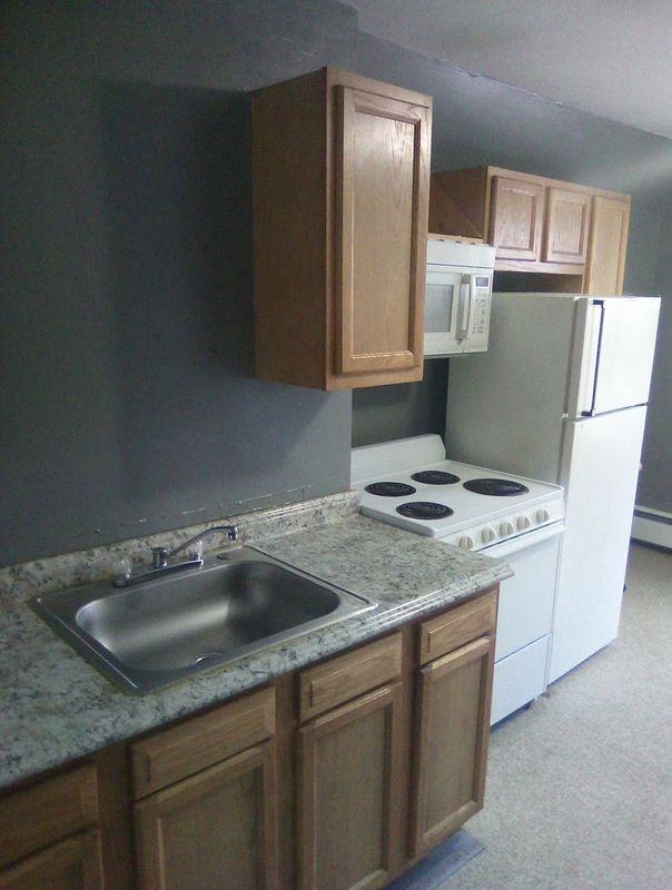 133 Lake St ##3 - Photo 2 of 3