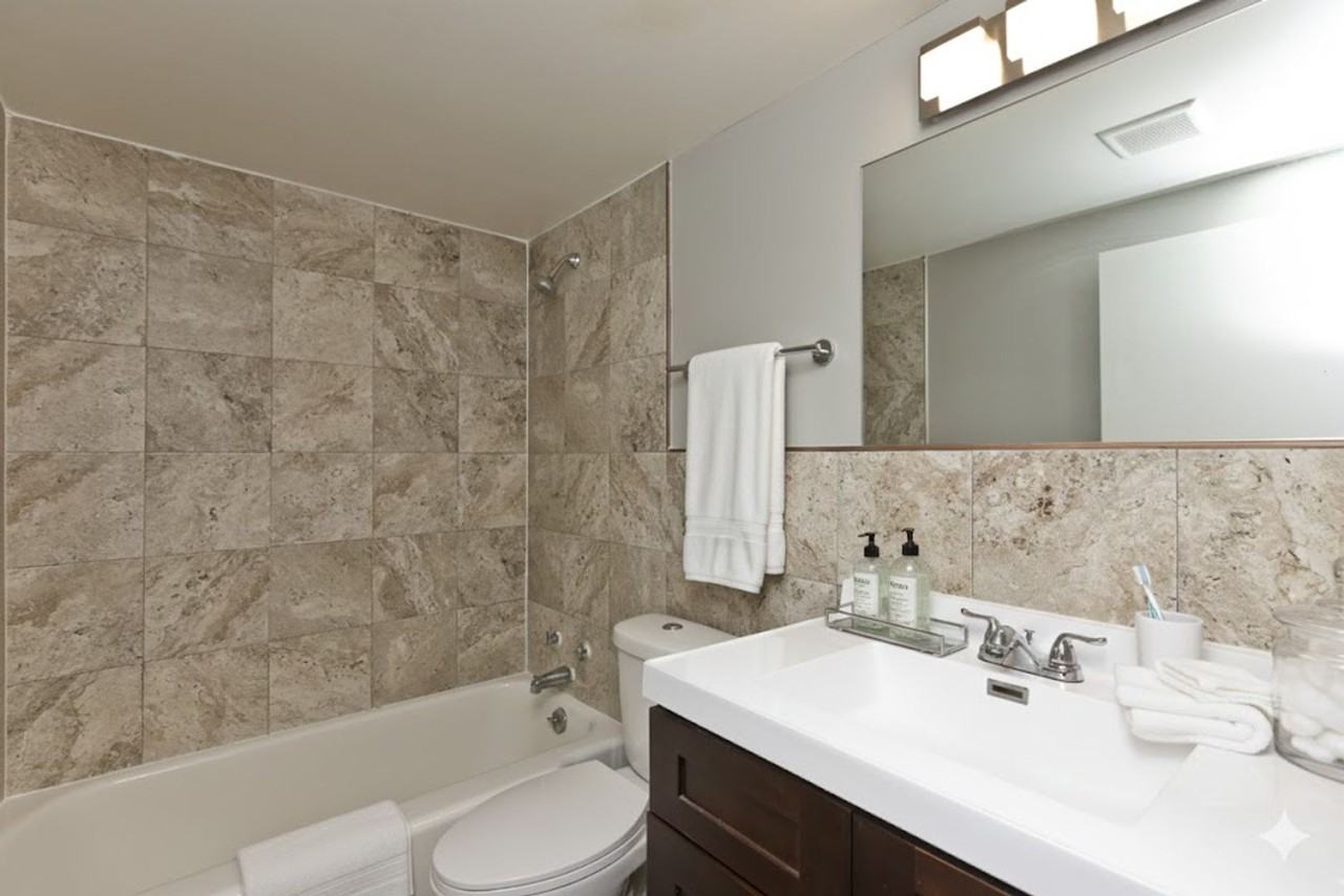 125 Franklin St - Photo 3 of 6