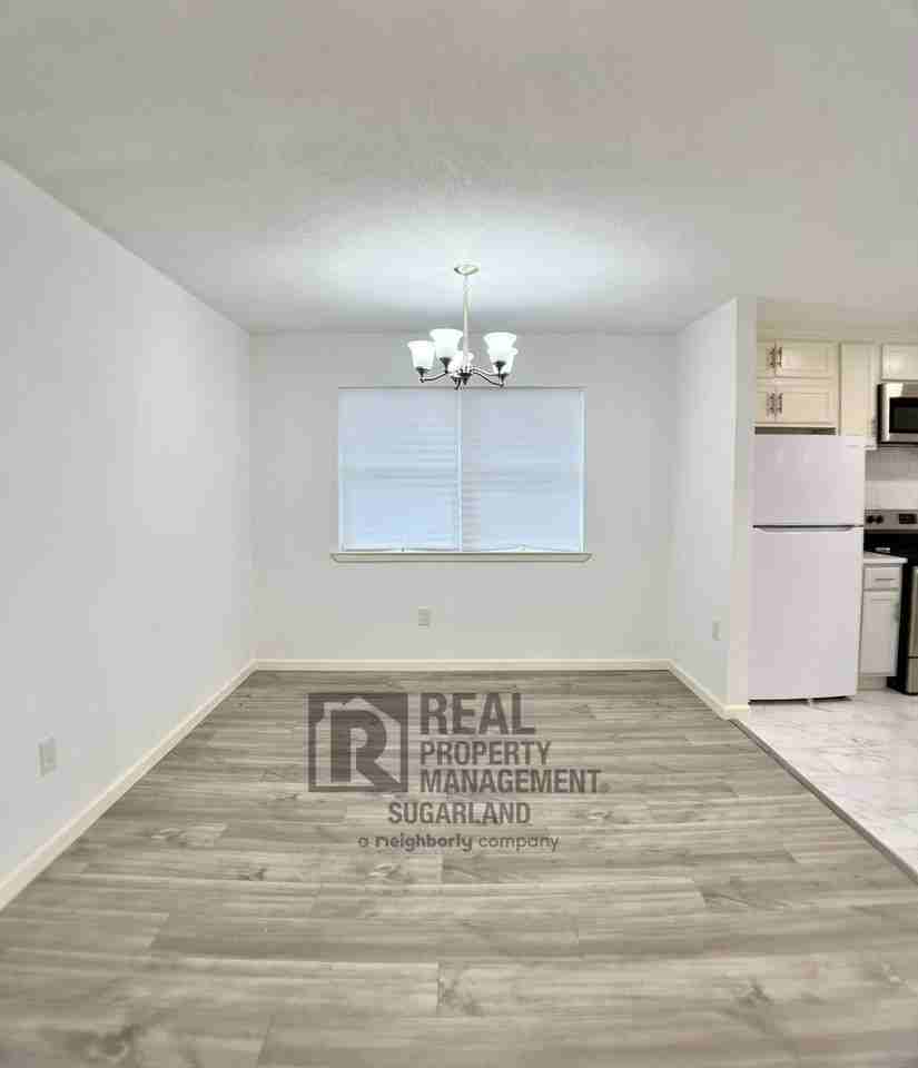 10527 Westedge Dr - Photo 5 of 28