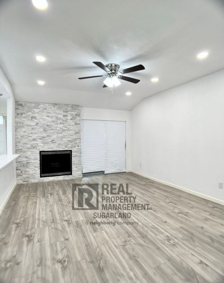 10527 Westedge Dr - Photo 6 of 28