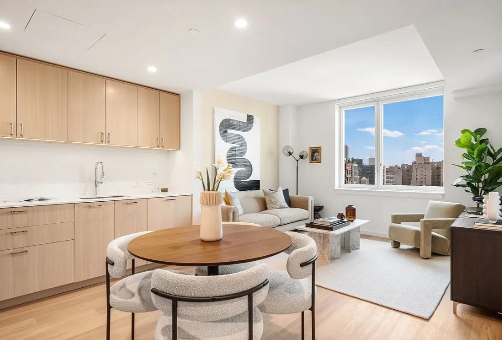 250 W 97th St #2004 - Photo 2 of 13