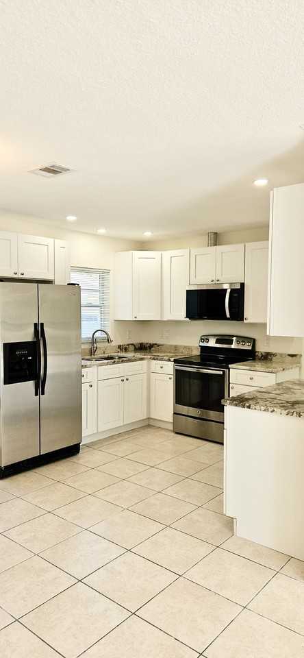 4337 22nd St N - Photo 7 of 20