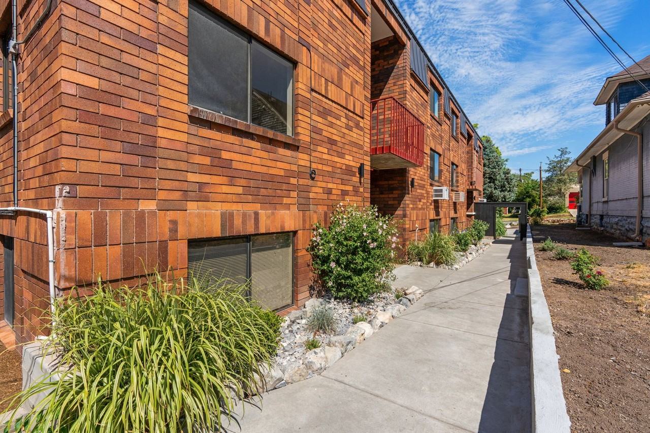 Welcome To The Hauser Apartments!!!! - Photo 5 of 6