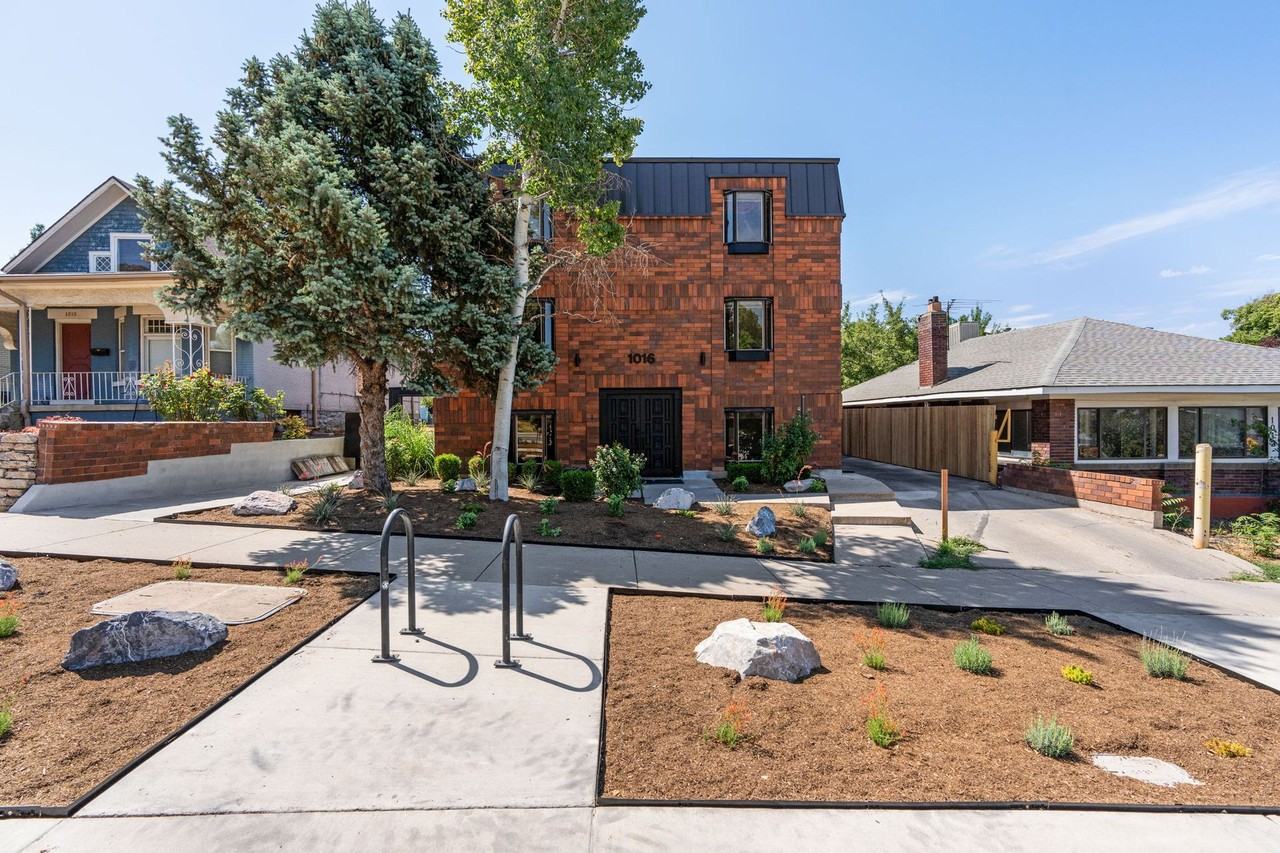 Welcome To The Hauser Apartments!!!! - Photo 6 of 6