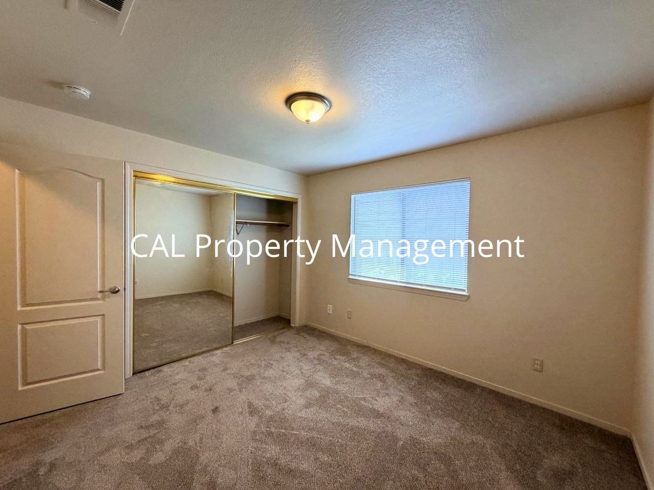 51520 Pine Creek Pl - Photo 4 of 25