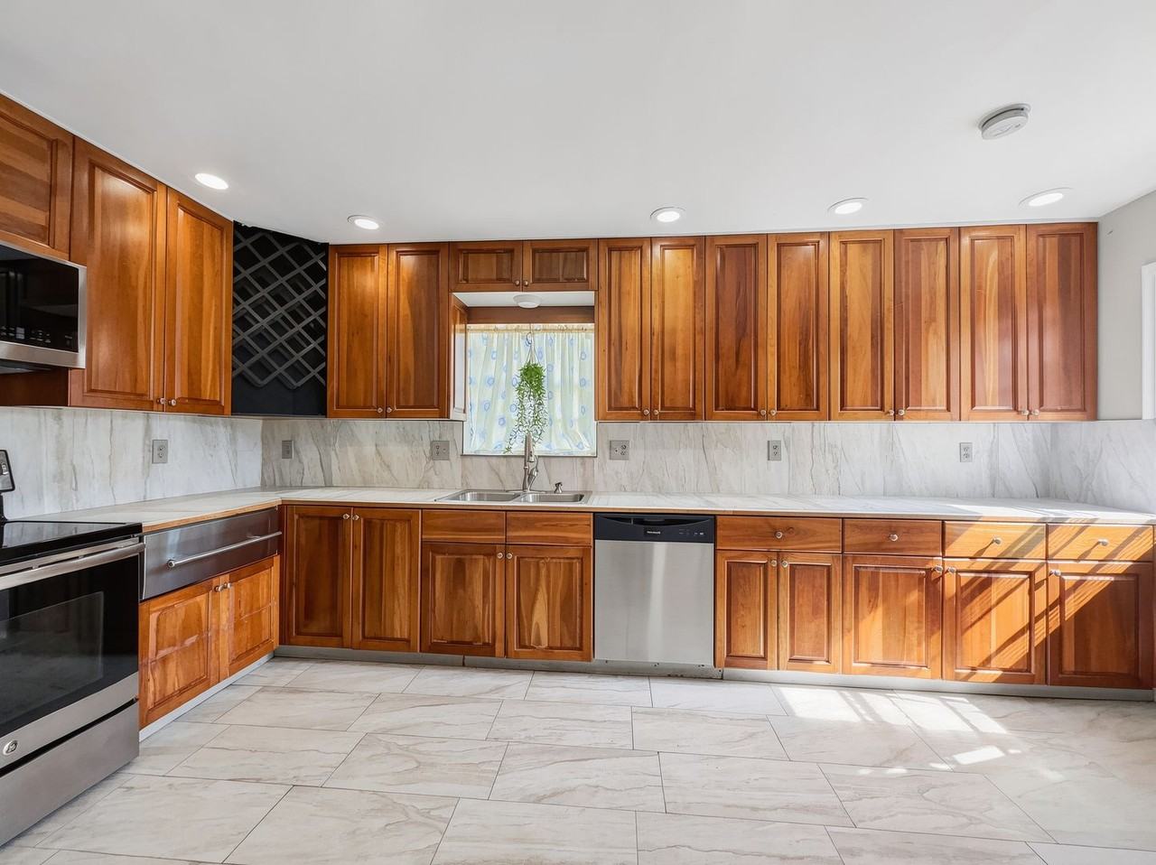 27673 Los Amigos Ln - Photo 4 of 33