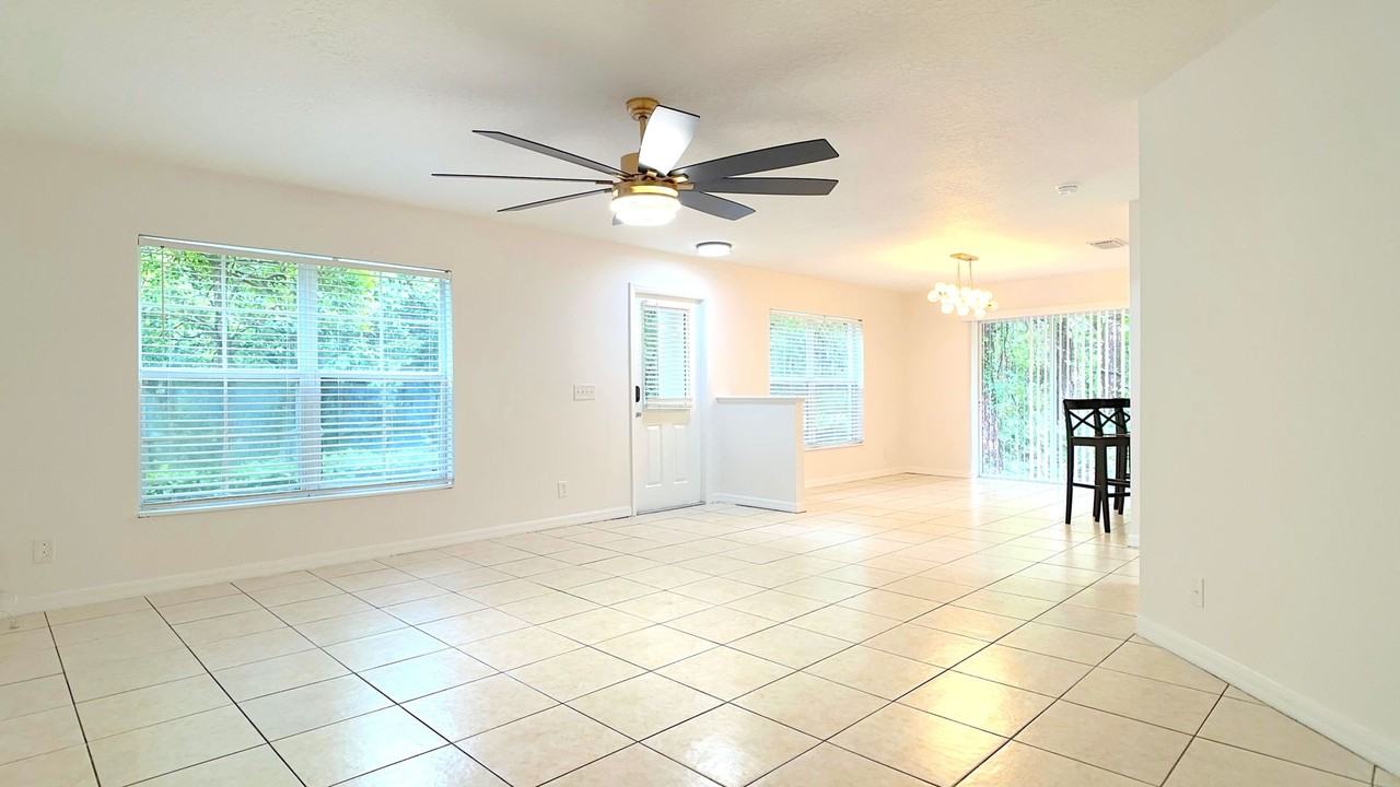 9402 Charlesberg Dr - Photo 3 of 12