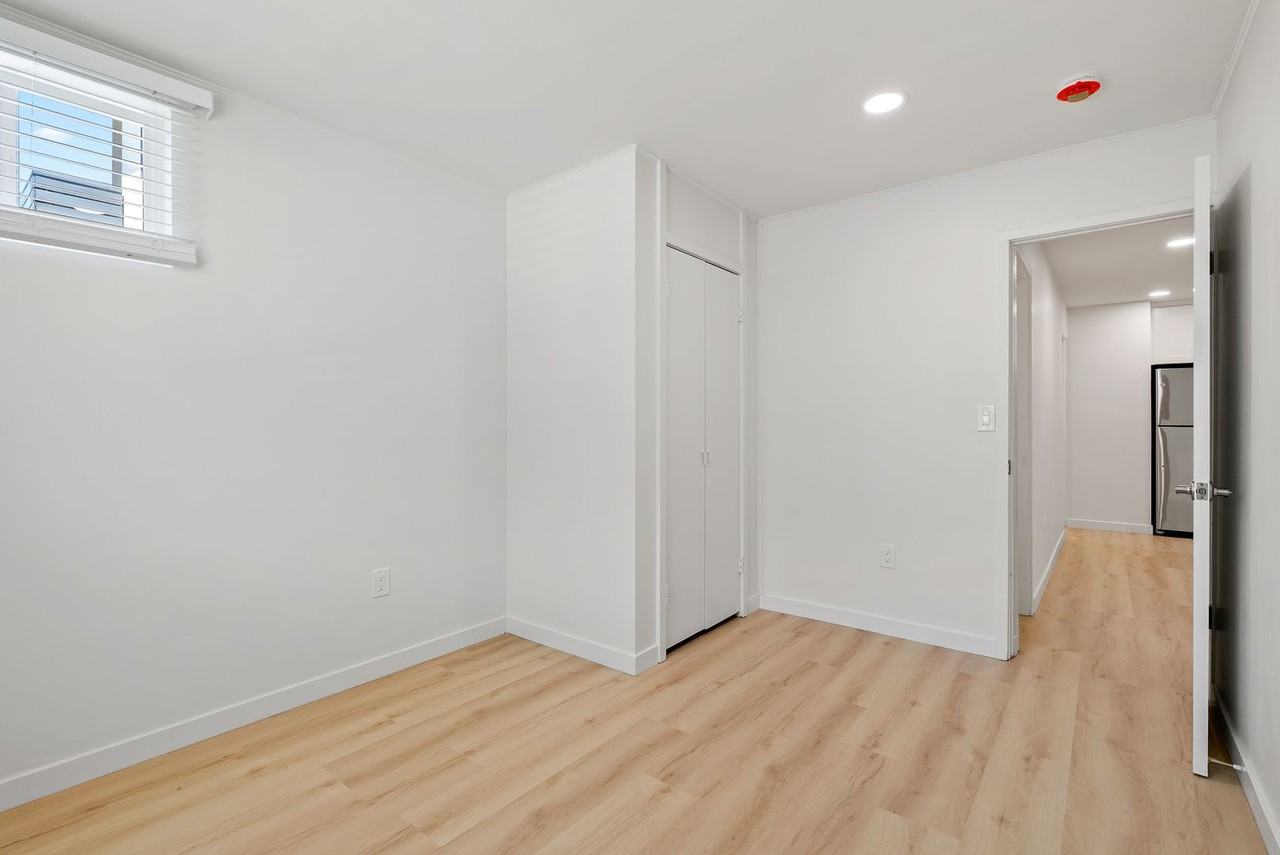 3122 Rockview Place - Photo 2 of 50