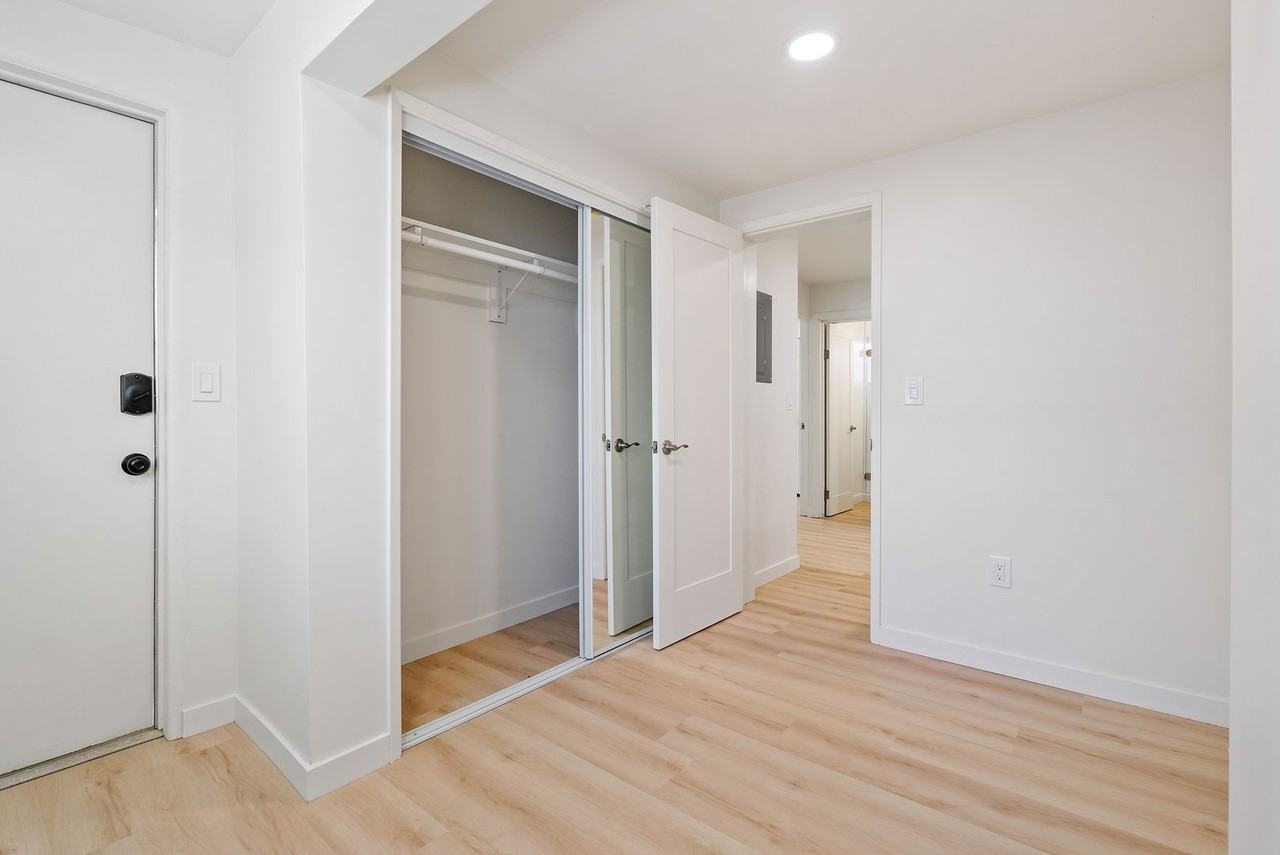 3122 Rockview Place - Photo 7 of 50