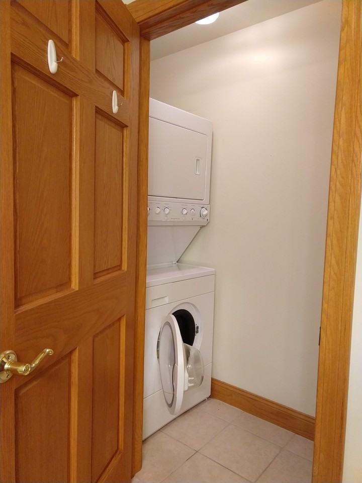 360 West Washington Avenue #104 - Photo 7 of 17