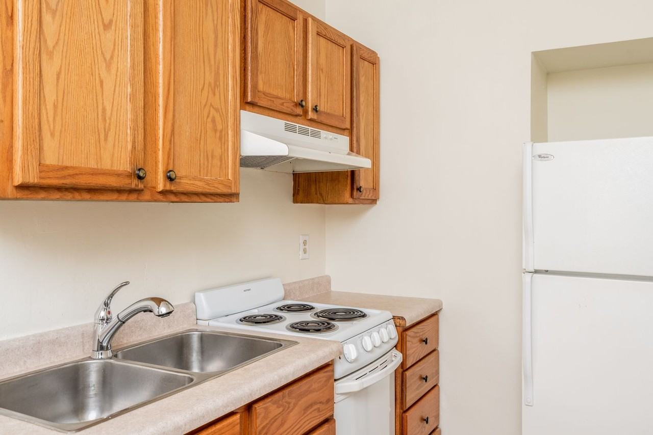 Belmont Apartments - Photo 4 of 10