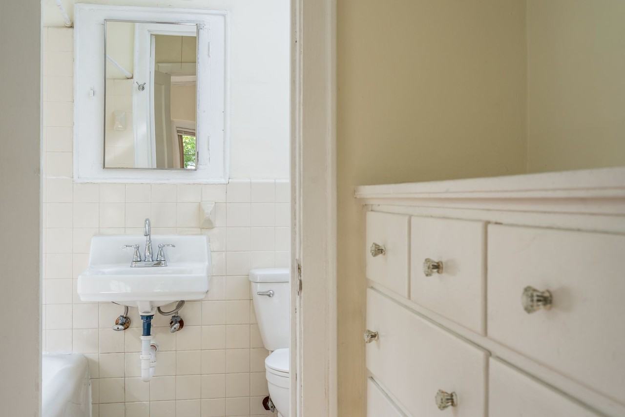 Belmont Apartments - Photo 7 of 10